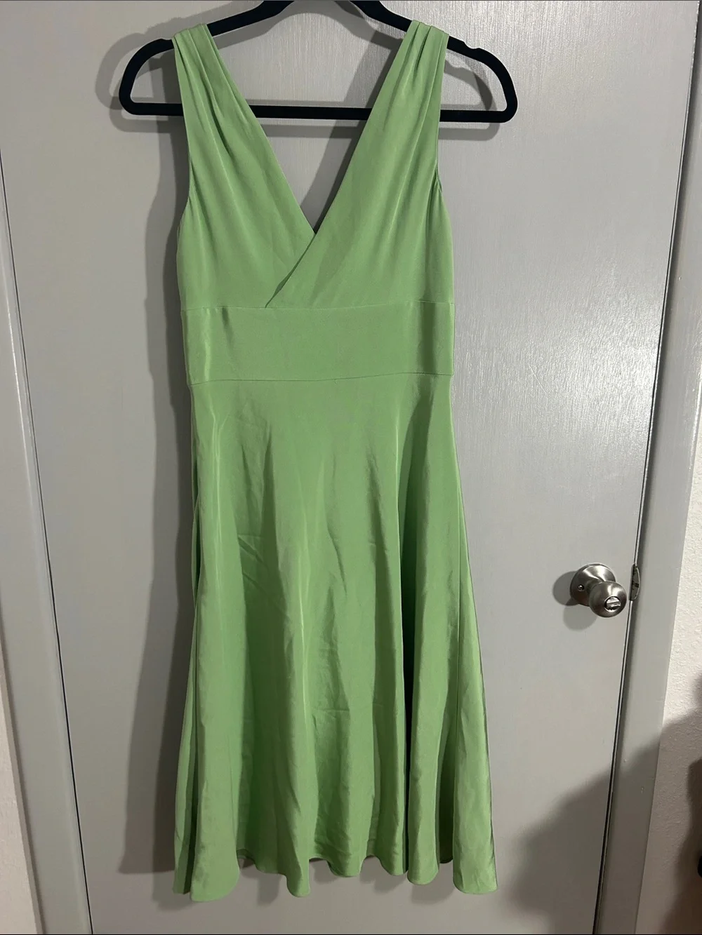 J.Crew Green 100% Silk Chiffon Sophia Midi Dress Pleated Waist V-Neck Size 6